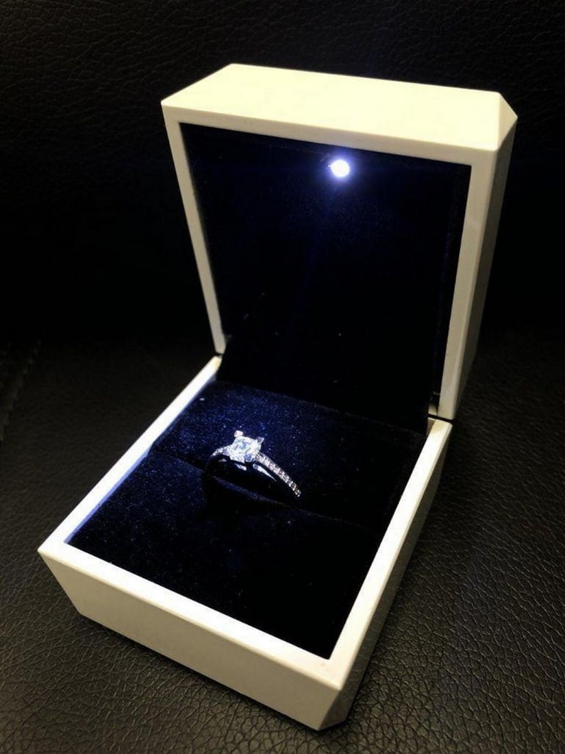 Ladies Semi-Precious CZ Diamond Mounted On 925 Sterling: Ladies Semi-Precious CZ Diamond Mounted On 925 Sterling Silver Ring. View Photos For Details.