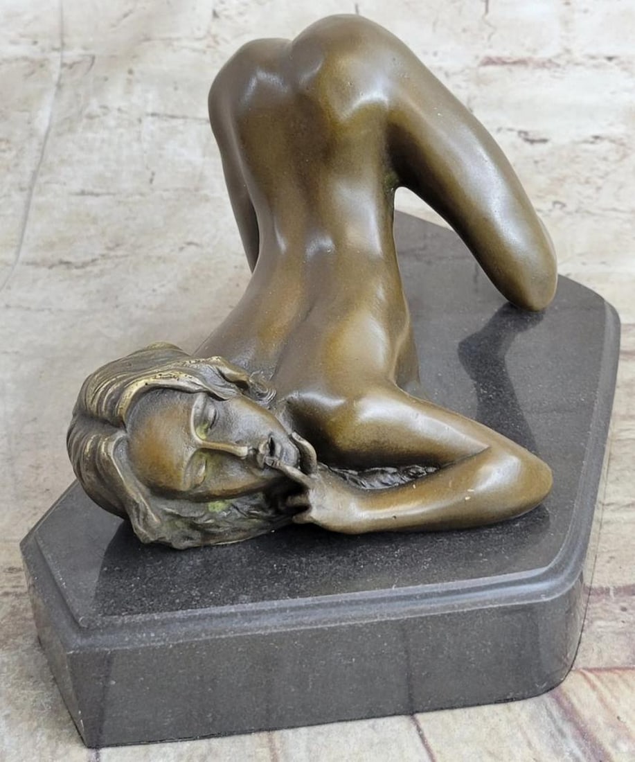 Original Nino Oliviono Nude Erotic Female Exposed Bronze Sculpture - 6" x 11": Original Nino Oliviono Nude Erotic Female Exposed Bronze Sculpture - 6" x 11" Immerse yourself in the allure of this original Nino Oliviono bronze sculpture, meticulously crafted to capture th