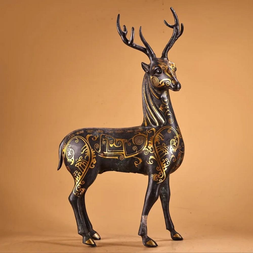 Exquisite Handmade Bronze Deer Statue – Chinese Antique Ornament: Exquisite Handmade Bronze Deer Statue – Chinese Antique Ornament This elegant handmade bronze deer statue is a fine example of traditional Chinese craftsmanship. Symbolizing longevity, grace, and ha
