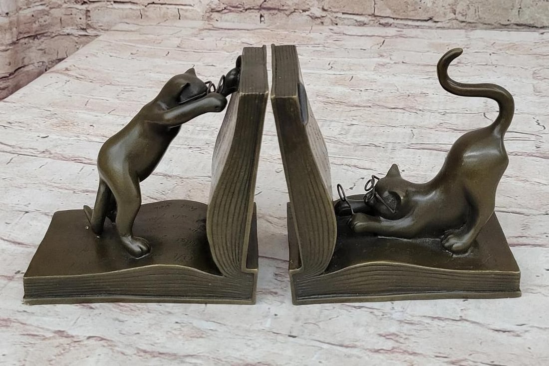 Playful Bronze Cat Bookends – Whimsical Feline Library Décor (1 of 5)