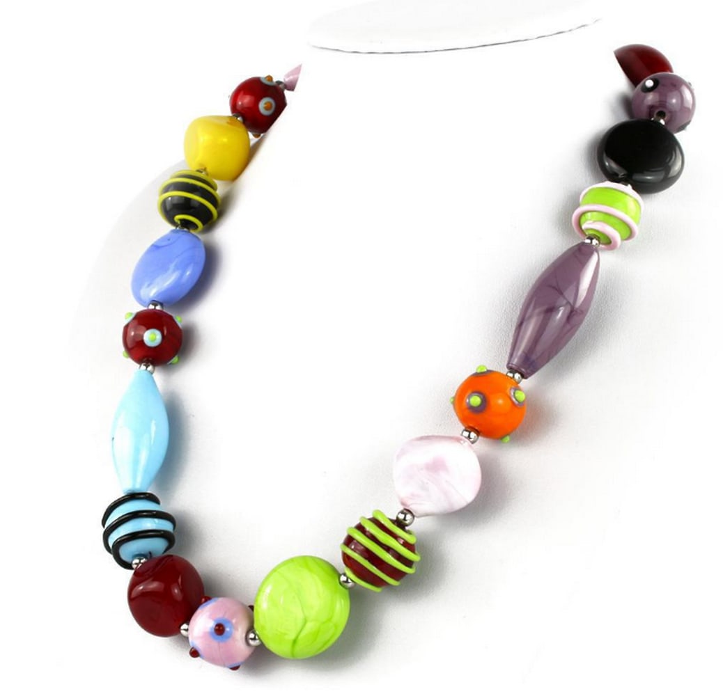 Zattere – Murano Glass Bead Necklace: Zattere – Murano Glass Bead Necklace Exclusive necklace handcrafted using the lampworking technique with authentic Murano glass. Each bead is meticulously created as a unique piece by our skilled gl