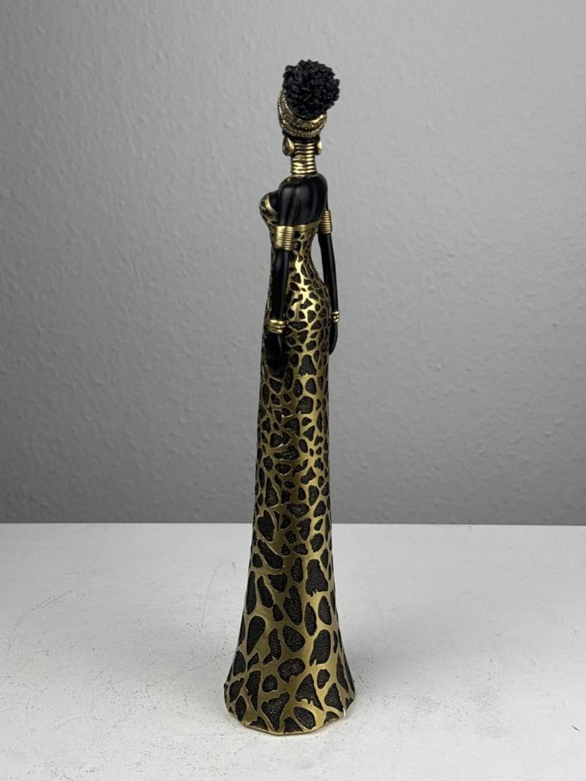 Leopard Elegance – African Lady Statue - 2