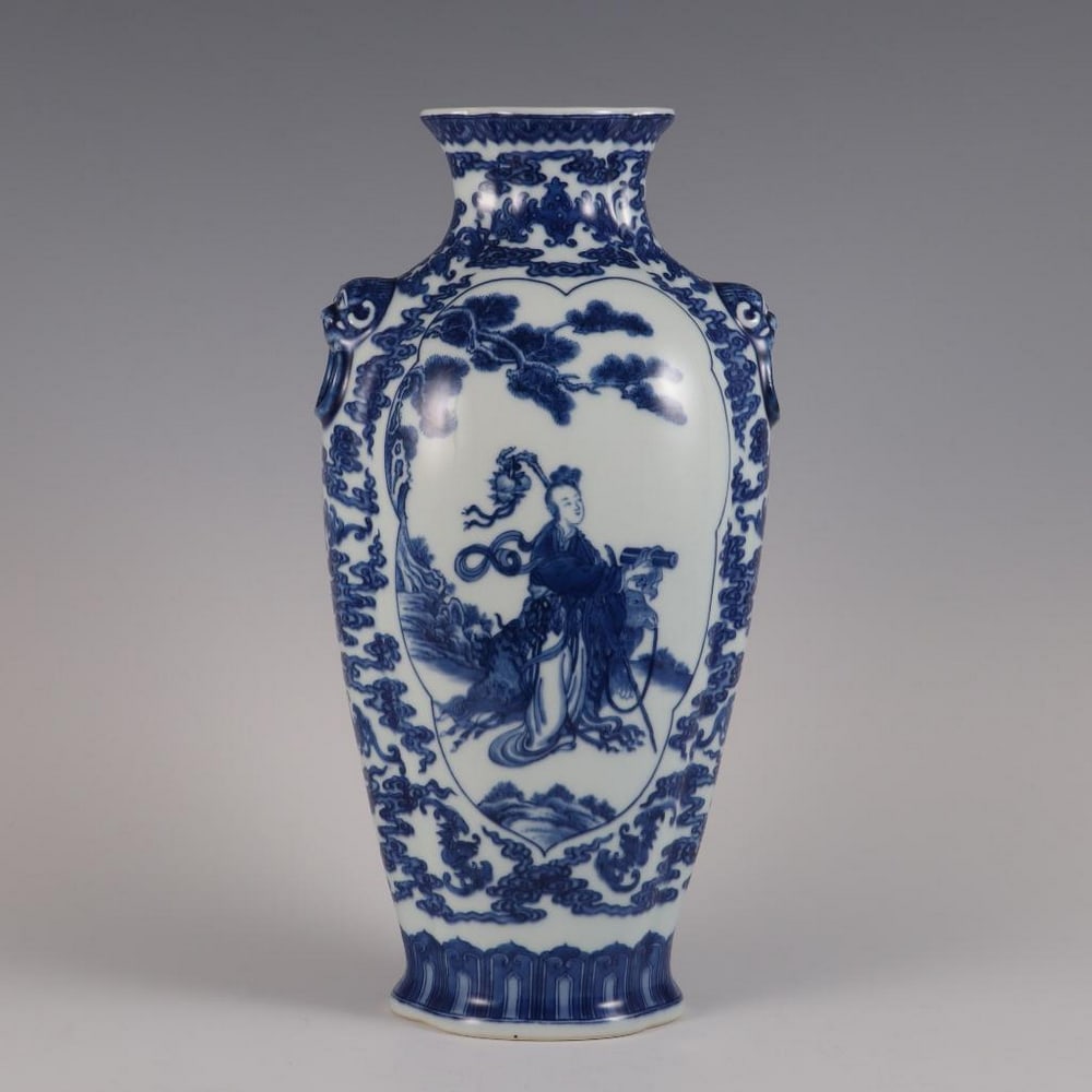 Inspired Qing Yongzheng Blue and White Yunfu Pattern Magu Baishou Begonia Bottle: Inspired Qing Yongzheng Blue and White Yunfu Pattern Magu Baishou Begonia Bottle A refined begonia-shaped bottle inspired from the Qing Yongzheng period, decorated with intricate blue and white Yunfu 