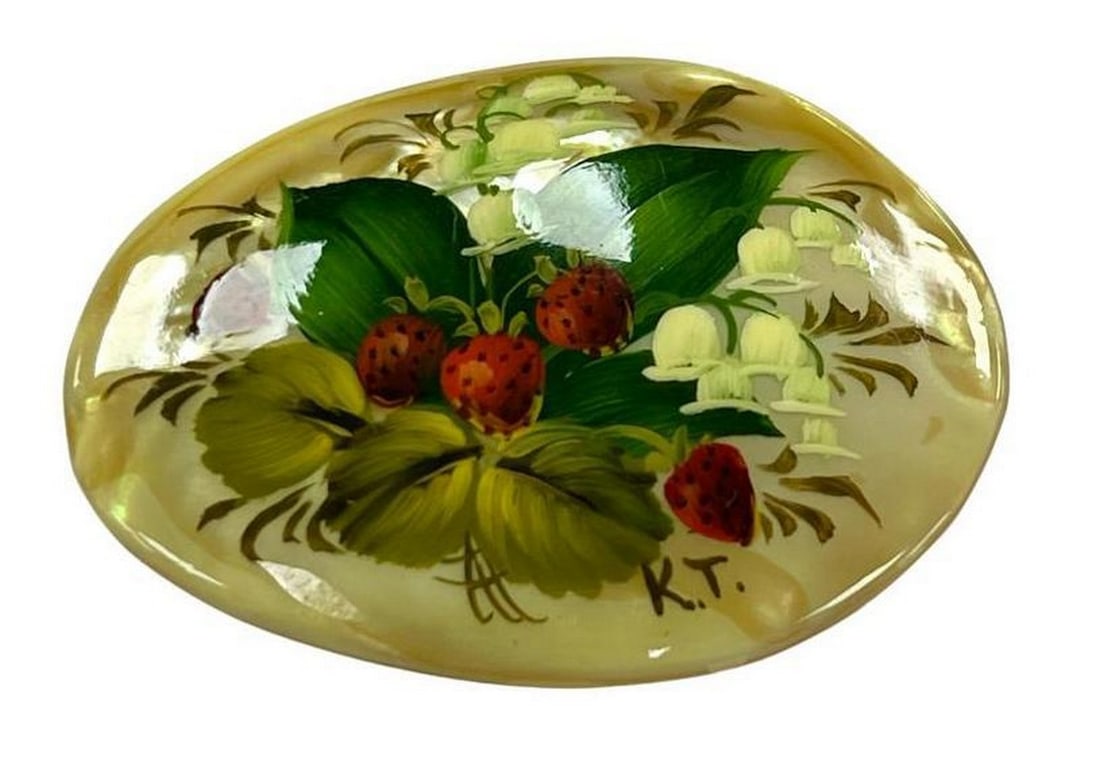 Seaside Strawberry Seashell Brooch (1 of 3)