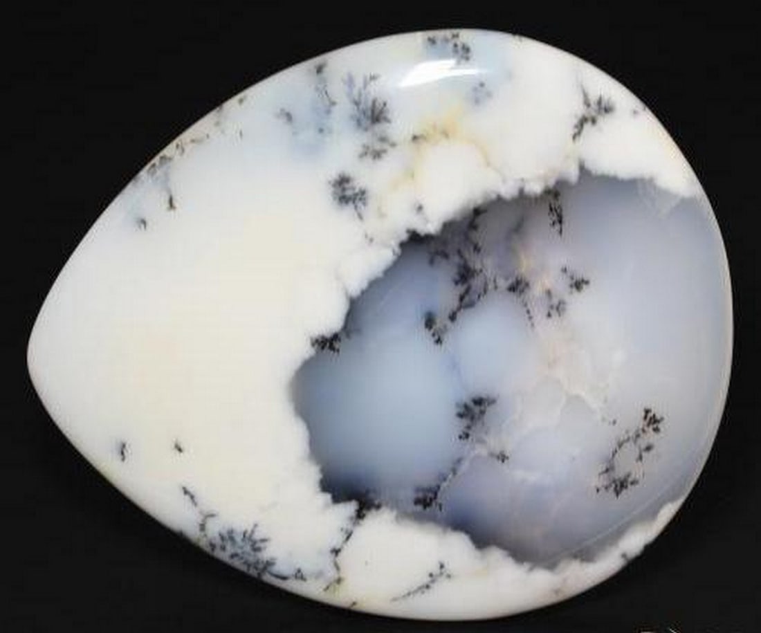 159.4ct Pear Cabochon White with Black Dendritic Agate Gemstone: 159.4ct Pear Cabochon White with Black Dendritic Agate Gemstone Introducing the 159.4ct Pear Cabochon White with Black Dendritic Agate Gemstone, a stunning natural masterpiece. This gemstone features