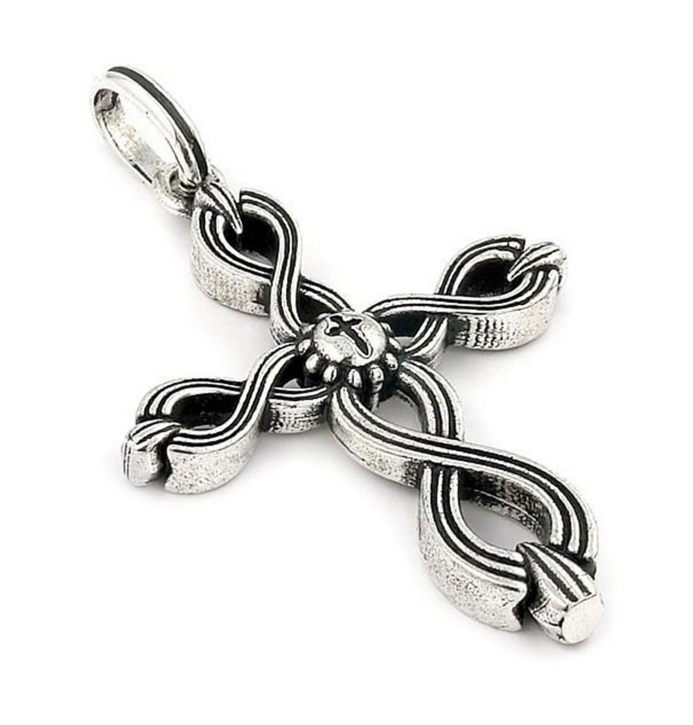 925 Sterling Silver Twisted Blade Woven Cross Pendant: 925 Sterling Silver Twisted Blade Woven Cross Pendant Large Twisted Blade Silver Woven Cross Pendant, showcasing intricate details inspired by eighteenth-century design. Weight: 15.3g Dimensions: 6L x