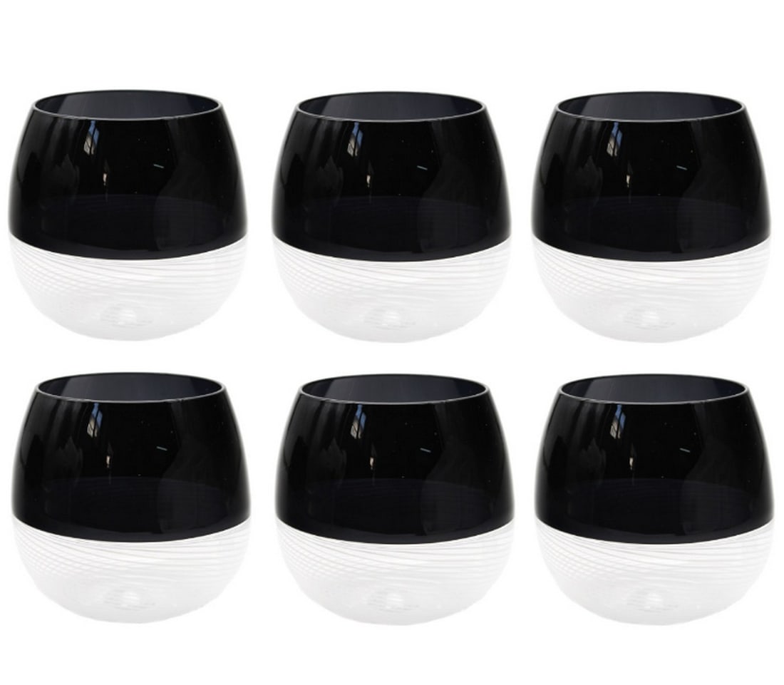 Set of 6 Murano Glass Twisted Black Drinking Glasses: Set of 6 Murano Glass Twisted Black Drinking Glasses Enhance your table with this set of 6 glasses, handcrafted from Murano glass. The twisted design, created by skilled glassmasters, adds an elegant 
