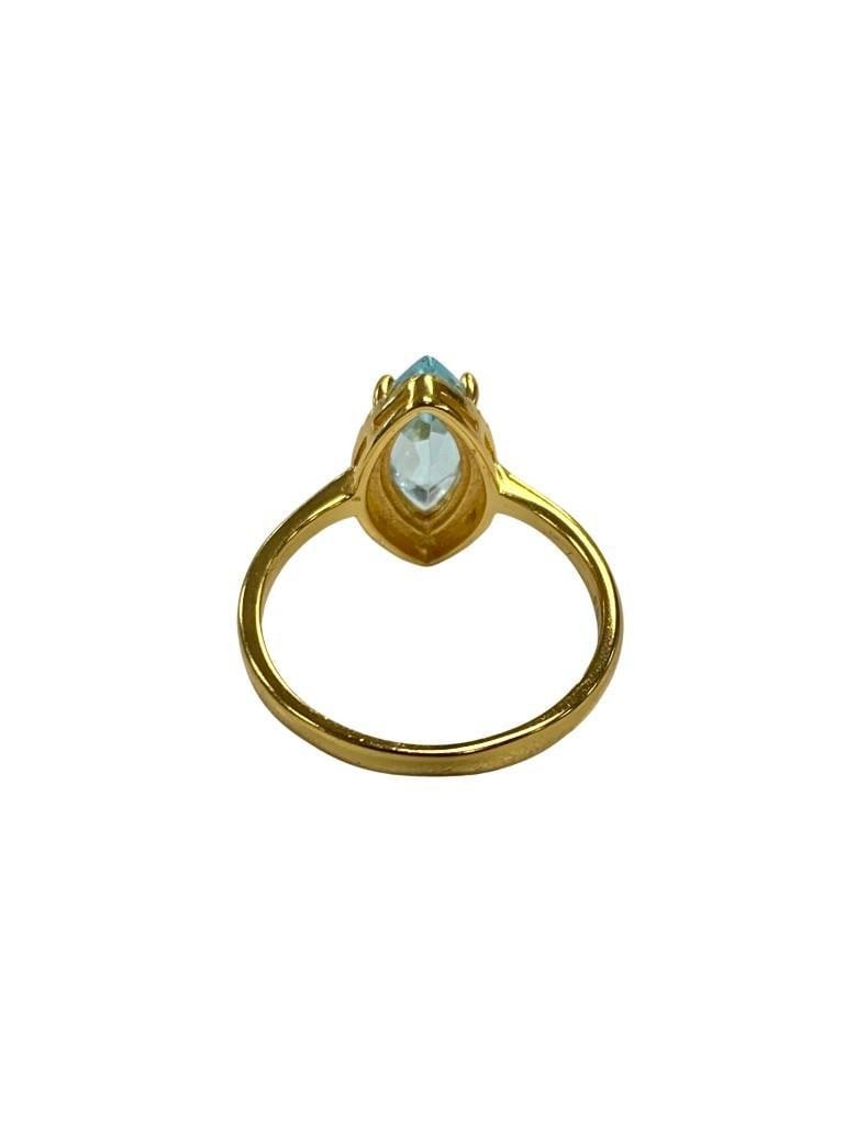 Sky Blue Irradiated Marquise Topaz 925 Sterling Silver Ring: Sky Blue Irradiated Marquise Topaz 925 Sterling Silver Ring The topaz gem is the birthstone of November, and symbolizes love and affection. The Blue Topaz stone in specific represents loyalty and righ