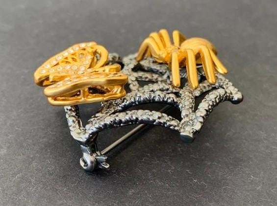 Silver-Toned Web Brooch - 3