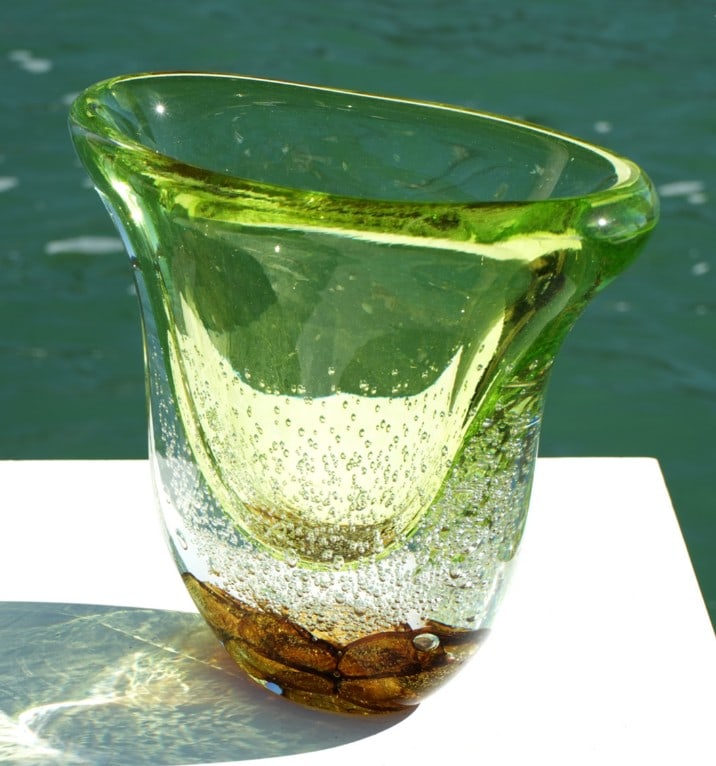 Renaissance Sommerso Murano Glass Vase - Green & Brown: Renaissance Sommerso Murano Glass Vase - Green & Brown This Murano glass vase is crafted using the traditional vetro sommerso technique, where layers of colored glass are submerged within clear glass 