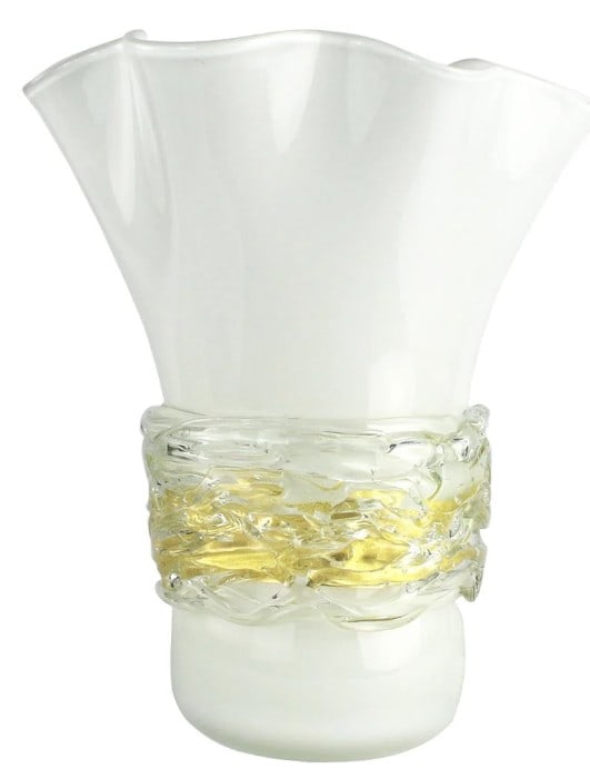 White Rose Vase Original Murano Glass: White Rose Vase Original Murano Glass The contrast between white and gold, along with its large size, gives this vase its unique aura. It is one of the most elegant pieces in our collection, making it