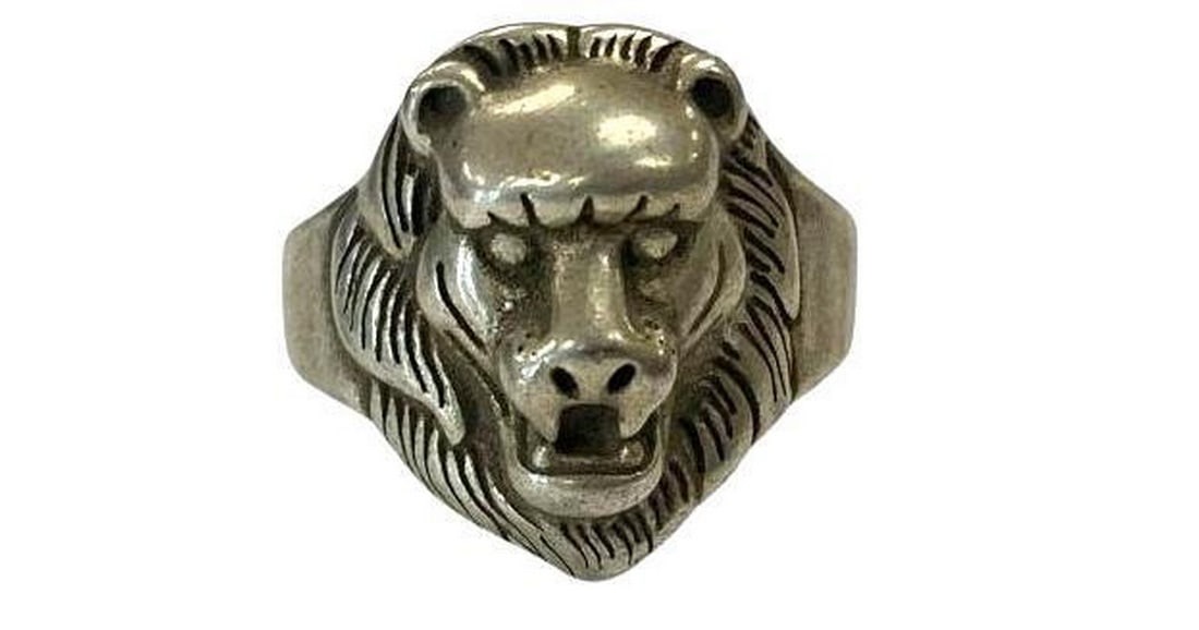 Silver Zodiac Tiger Ring Size 10: Silver Zodiac Tiger Ring Size 10 Carry The Strength Of The Tiger Every Where You Go. The Tiger Signifies Strength & Bravery. The King Of The Beasts In Chinese Culture. The Silver Band Provides Grace &