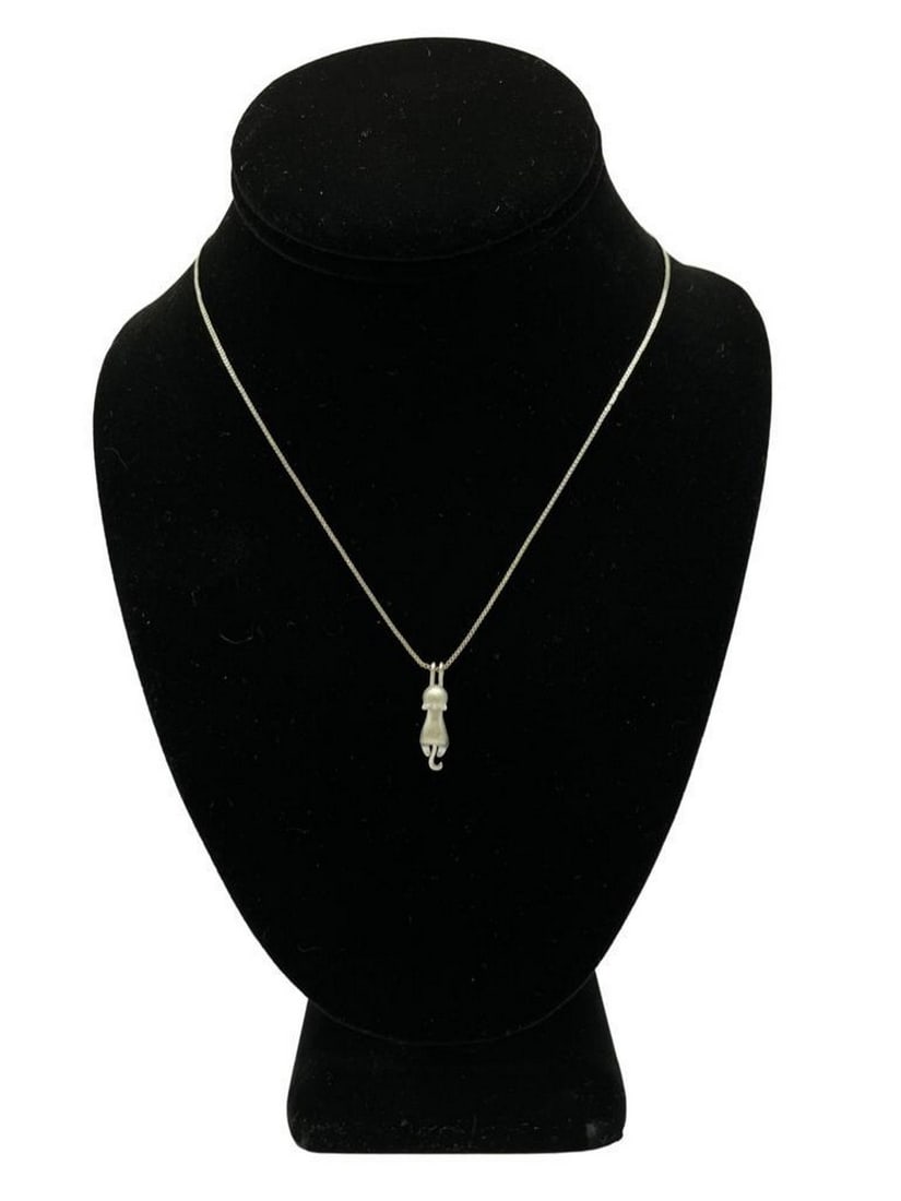925 Sterling Silver Kitty Necklace: 925 Sterling Silver Kitty Necklace Adorable cat pendant and necklace made out of 925 sterling silver. Length: 18" View photos for further details.