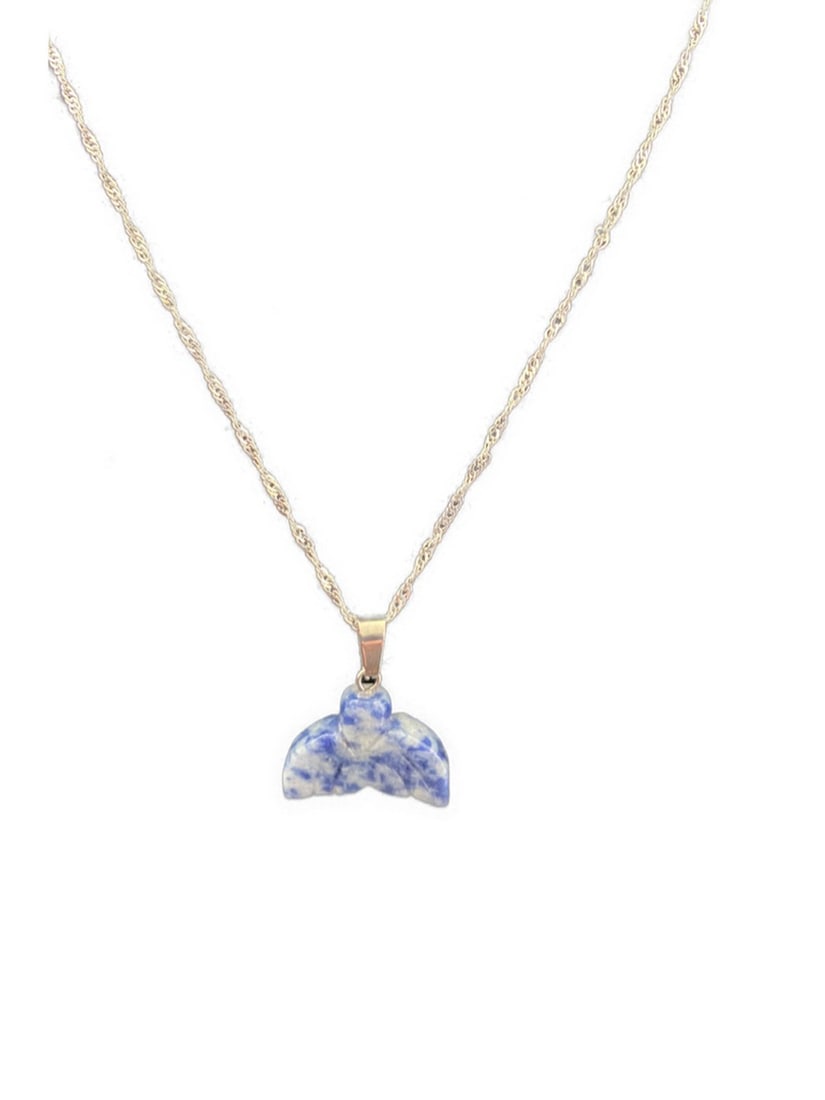 Stunning Natural Sodalite Stone Carved Fish Tail 925 Sterling Silver Necklace: Stunning Natural Sodalite Stone Carved Fish Tail 925 Sterling Silver Necklace Sodalite brings order and calmness to the mind. It encourages rational thought, objectivity, truth and intuition, along