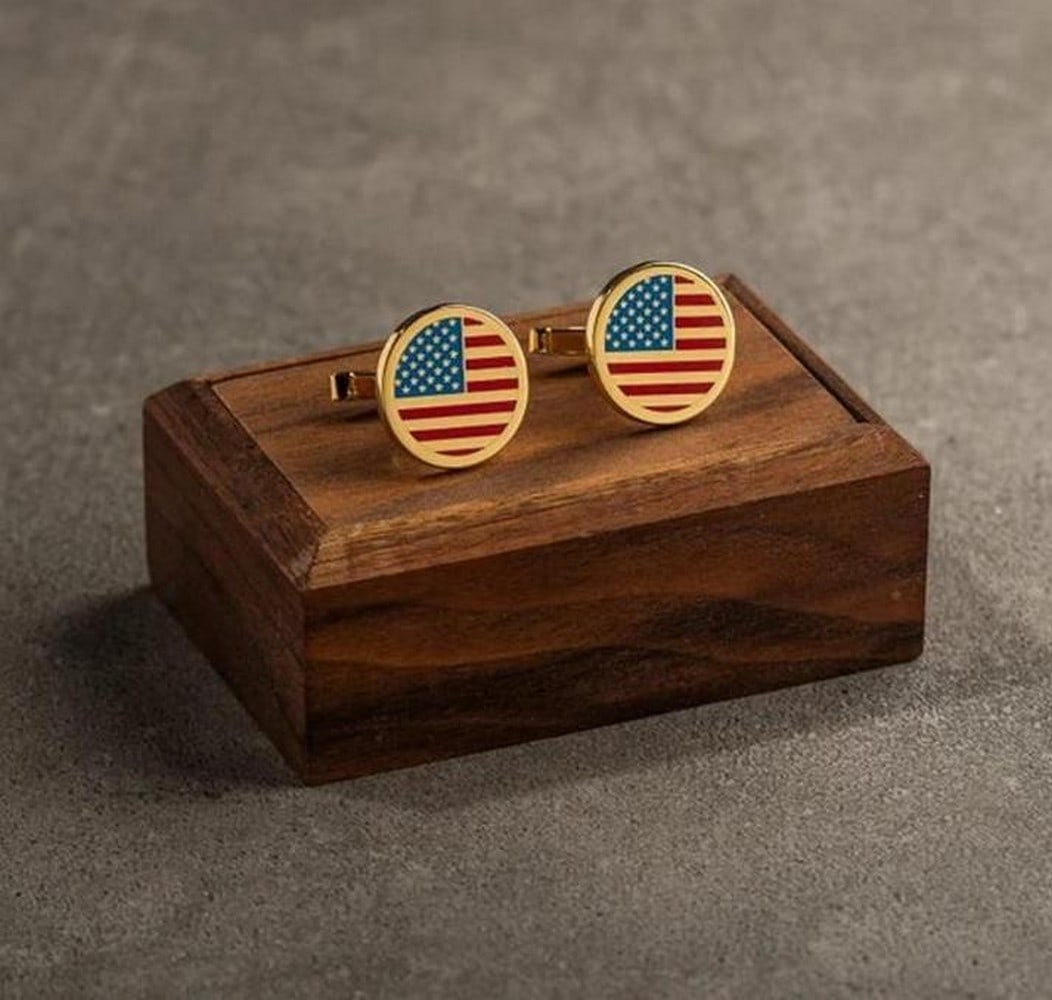 925 Sterling Silver with 18K Gold Plate Mens American Flag Cufflinks: 925 Sterling Silver with 18K Gold Plate Mens American Flag Cufflinks Presenting our Men's American Flag Cufflinks, meticulously crafted from 925 Sterling Silver and luxuriously plated with 18K Gold. T