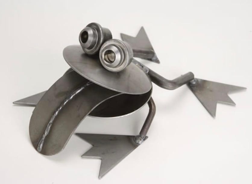 Big Ol' Frog Mouth Metal Sculpture: Big Ol Frog Mouth Metal Sculpture These hand-crafted sculptures will rust to a beautiful, natural finish over time and look right at home indoors or outdoors in your yard or garden. Size: 6" L x