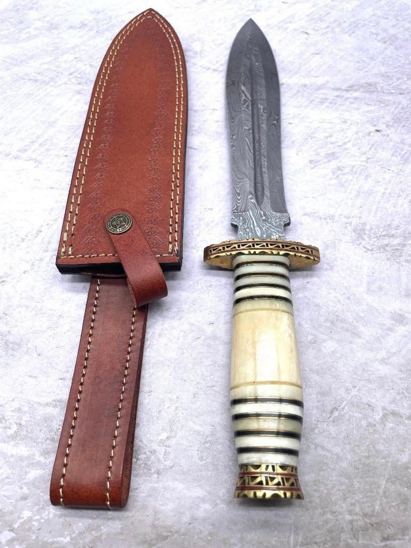 Midnight Warrior Damascus Dagger: Custom Handmade Damascus Dagger Steel Hunting Knife Handle Bull Horn with Brass Spacer Damascus Steel Blade with 256 Layers on it. HARDNESS 56-60 H R C VERY HIGH QUALITY GENUINE LEATHER SHEATH SIZE:
