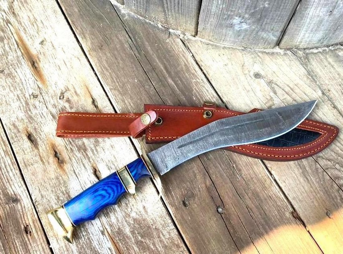 Cold Glory Bowie Damascus Steel Knife With Genuine Leather Sheath: Cold Glory Bowie Damascus Steel Knife With Genuine Leather Sheath Damascus Steel Blade with 256 Layers on it. HARDNESS 56-60 H R C VERY HIGH QUALITY GENUINE LEATHER SHEATH View Photos for Further Deta