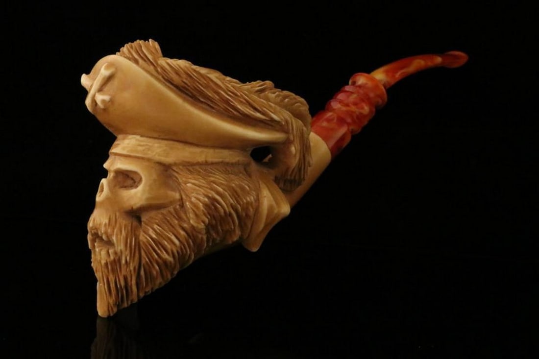 Pirate Skull Carved Meerschaum Pipe with Fitted Case (1 of 5)