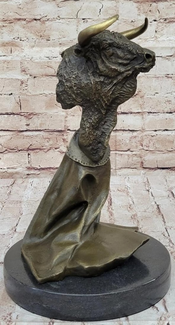Bull Monument Original Bronze Bust - 13" x 9": Bull Monument Original Bronze Bust - 13" x 9" Blending natural inspiration with contemporary aesthetics, the Bronze Bull Bust Sculpture by renowned artist C. Williams captures the spirit of th