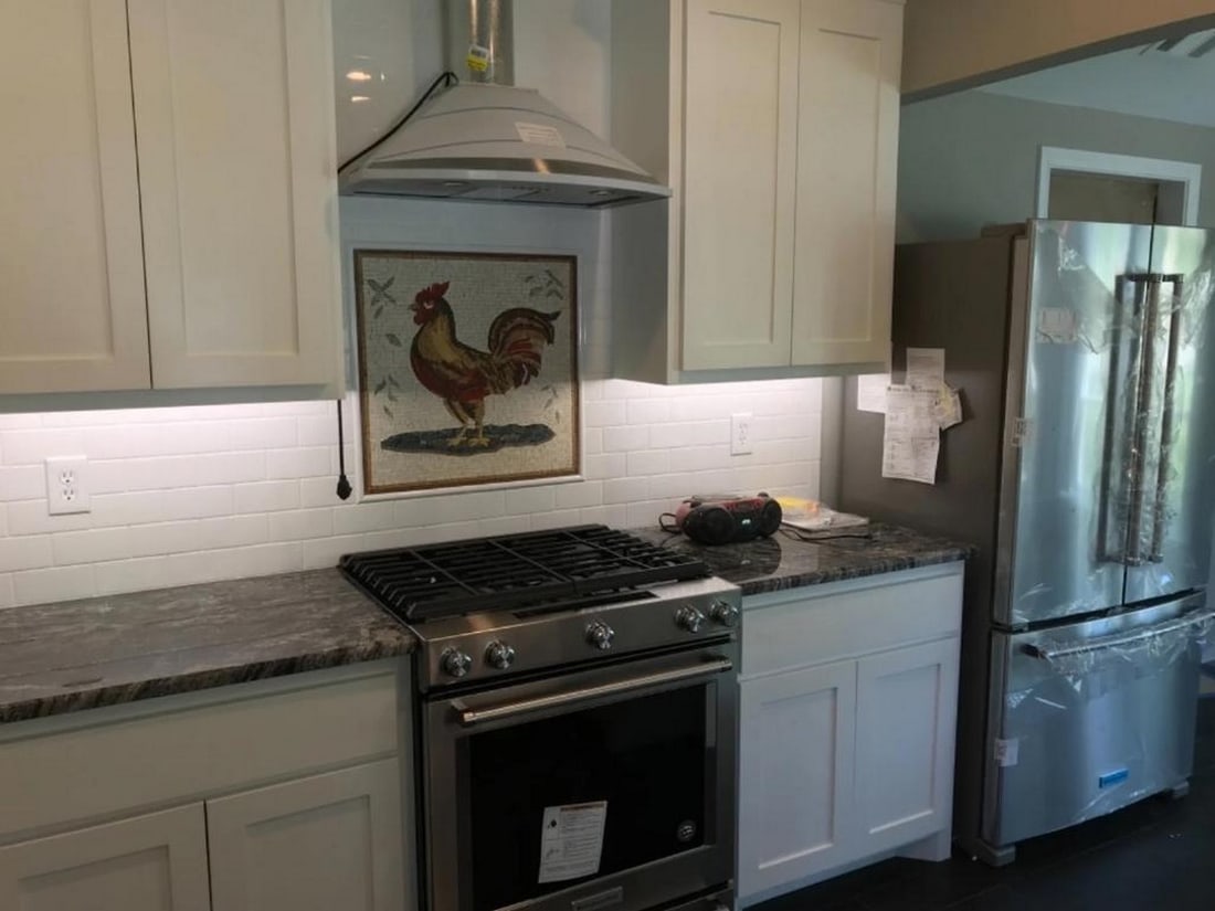 Varnished Rooster Mosaic Tile - 2