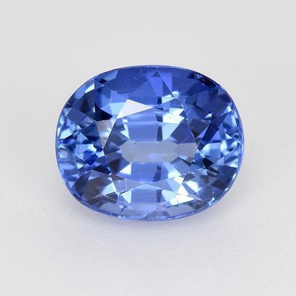 2.32 ct Natural Medium Dark Blue Sapphire, Oval Cut, VS, Sri Lanka: 2.32 ct Natural Medium Dark Blue Sapphire, Oval Cut, VS, Sri Lanka Natural sapphire gemstone weighing 2.32 carats, cut in an oval facet shape with a medium dark blue color. The gem measures 8.00 x 6.6