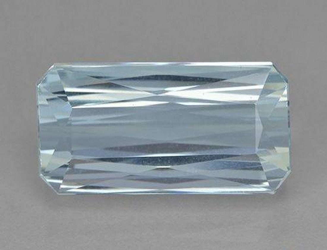 10.05 ct Natural Light Blue Aquamarine, Octagon/Emerald Cut, VVS, Madagascar: 10.05 ct Natural Light Blue Aquamarine, Octagon/Emerald Cut, VVS, Madagascar Natural aquamarine weighing 10.05 carats, cut in an octagon (emerald/scissor) facet with light blue color. The gem