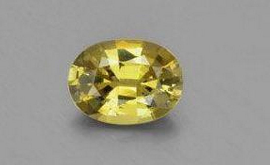 1.22ct Natural Light Yellow Chrysoberyl, Oval, VVS: 1.22ct Natural Light Yellow Chrysoberyl, Oval, VVS A natural chrysoberyl weighing 1.22 carats, cut in an oval facet with light yellow color and excellent VVS clarity. Measuring 7.80 x 5.73 x 3.68 mm, 