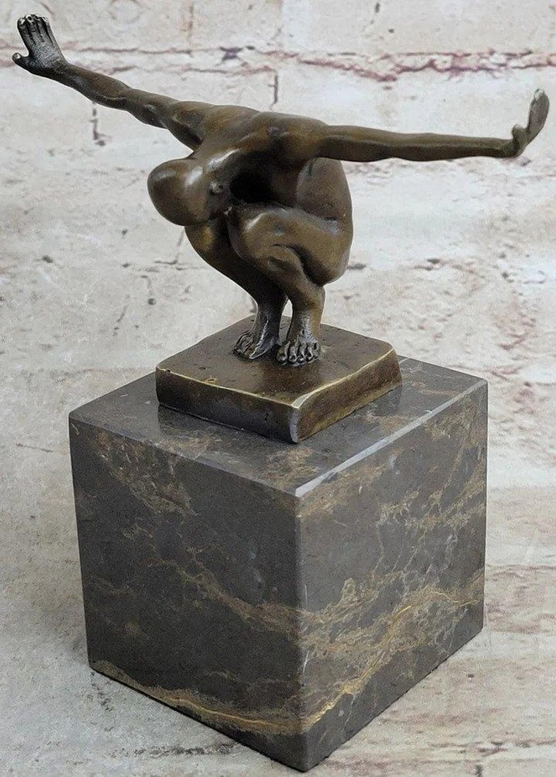Original Artwork 'The Athlete' by Miguel Lopez - Solid Bronze Sculpture on Marble Base - 6" x 5.5": Original Artwork 'The Athlete' by Miguel Lopez - Solid Bronze Sculpture on Marble Base - 6" x 5.5" This exquisite bronze sculpture, entitled "The Athlete" and masterfully crafted by Mi