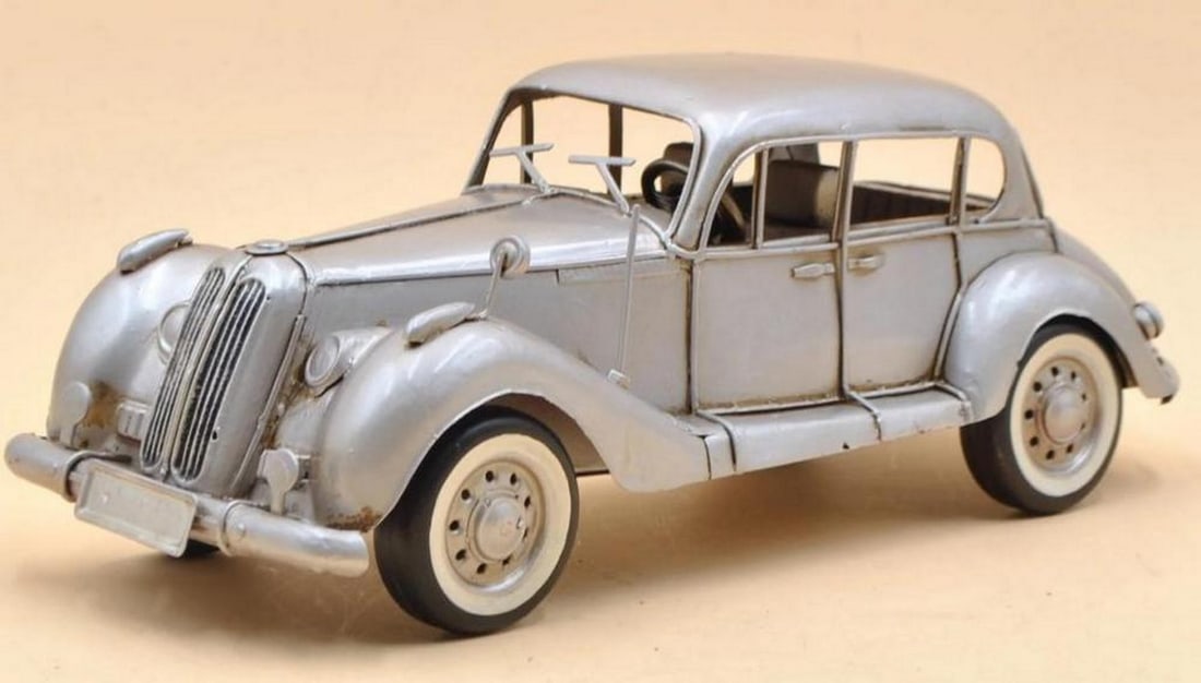 1938 BMW 327 2DR. Cabriolet Top Closed in Silver by Jayland USA Die Cast Figurine: 1938 BMW 327 2DR. Cabriolet Top Closed in Silver by Jayland USA Die Cast Figurine Beautifully handmade and so each piece is a unique collectible and show piece for your home! Total Dimensions: Height 
