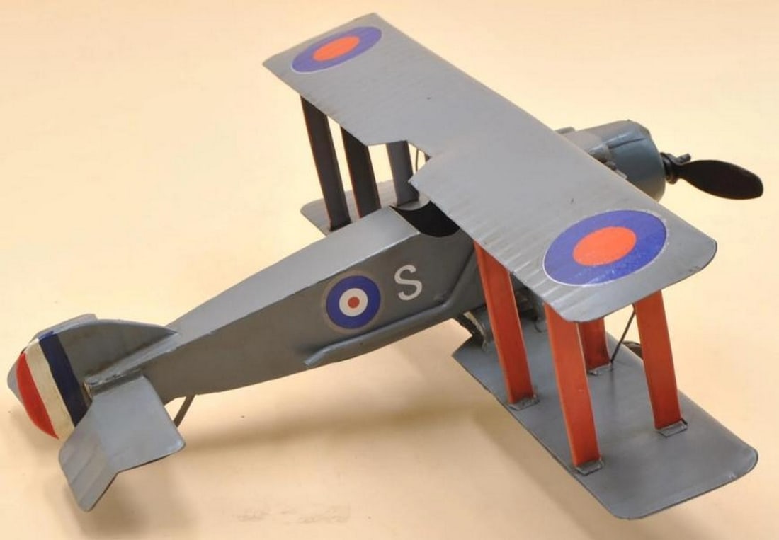 Spitfire Vintage Fighter Plane: WWI & WWII Die-Cast Model (1 of 2)