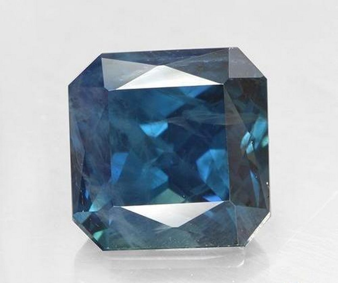 2.64 ct Octagon Navy Blue Sapphire (1 of 3)