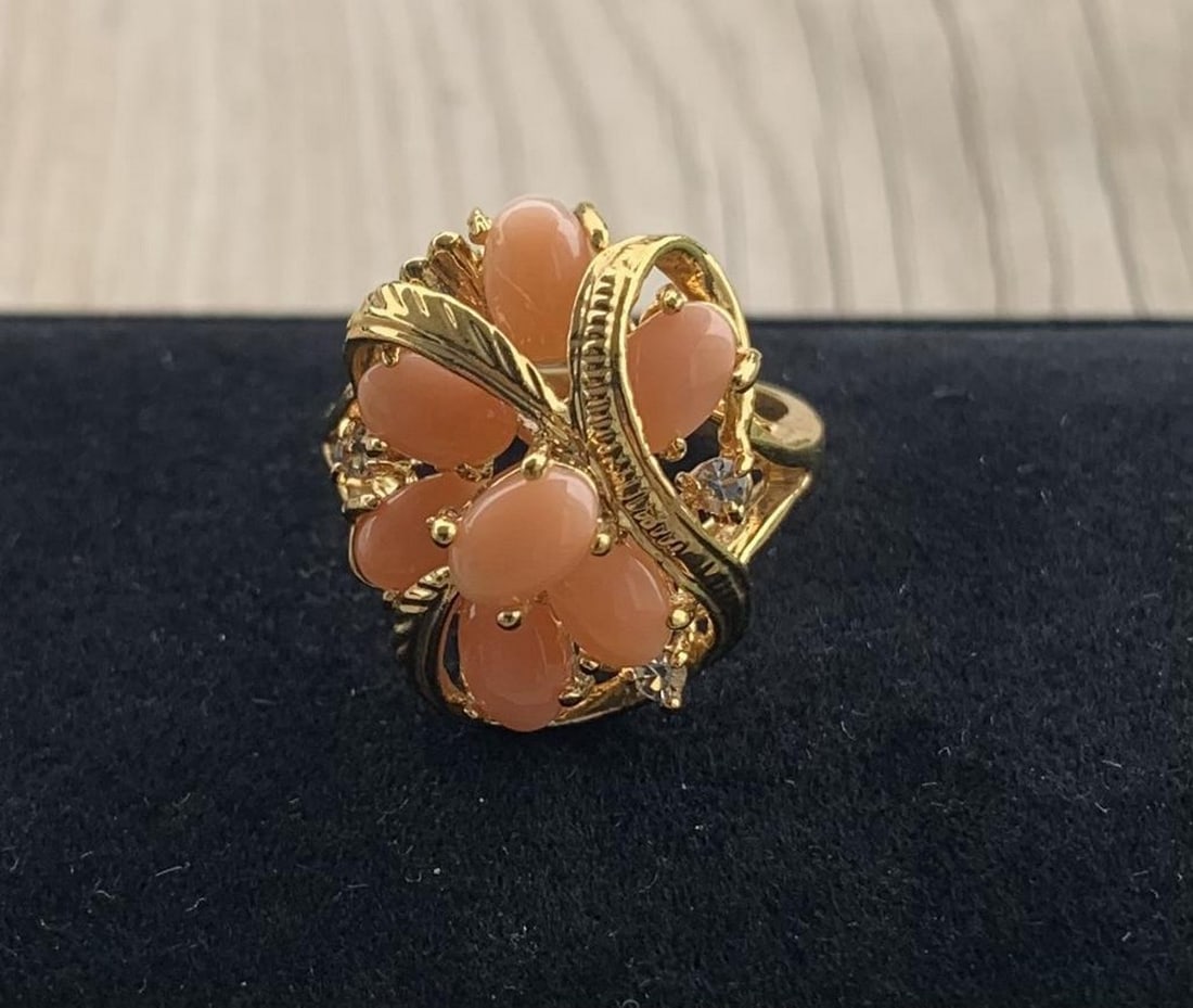 Stunning Coral Gemstone Ring - 3