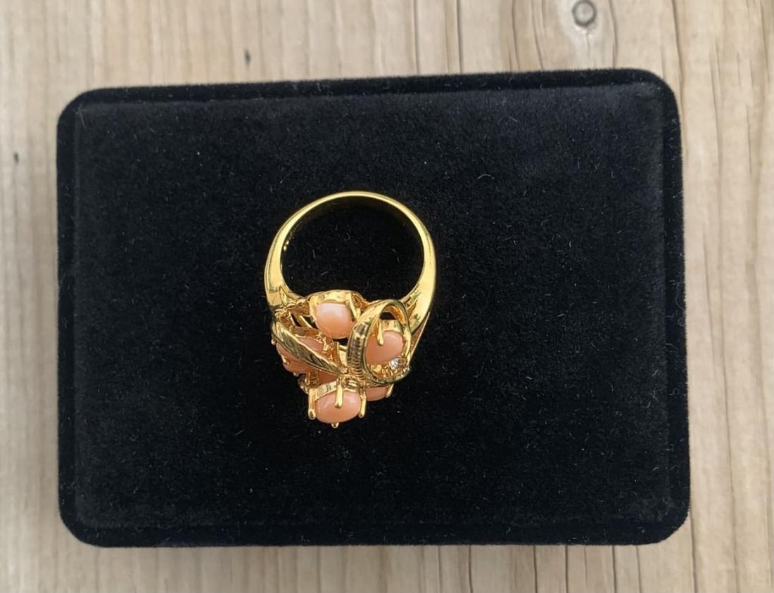 Stunning Coral Gemstone Ring - 4