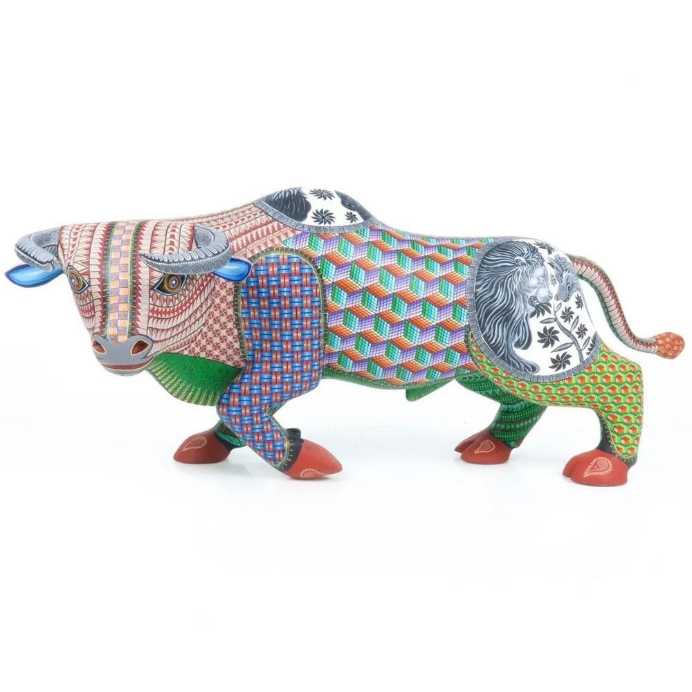Fantastic Bull - Hand-Carved Oaxacan Alebrije by the Fabian Family (1 of 3)