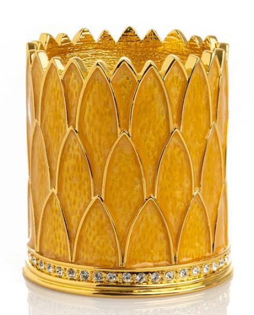 Sunlit Radiance Yellow and Gold Candle Holder: Sunlit Radiance Yellow and Gold Candle Holder Bright and luminous, this yellow and gold candle holder captures the cheerful essence of sunlight with a luxurious twist. The vibrant yellow hue is