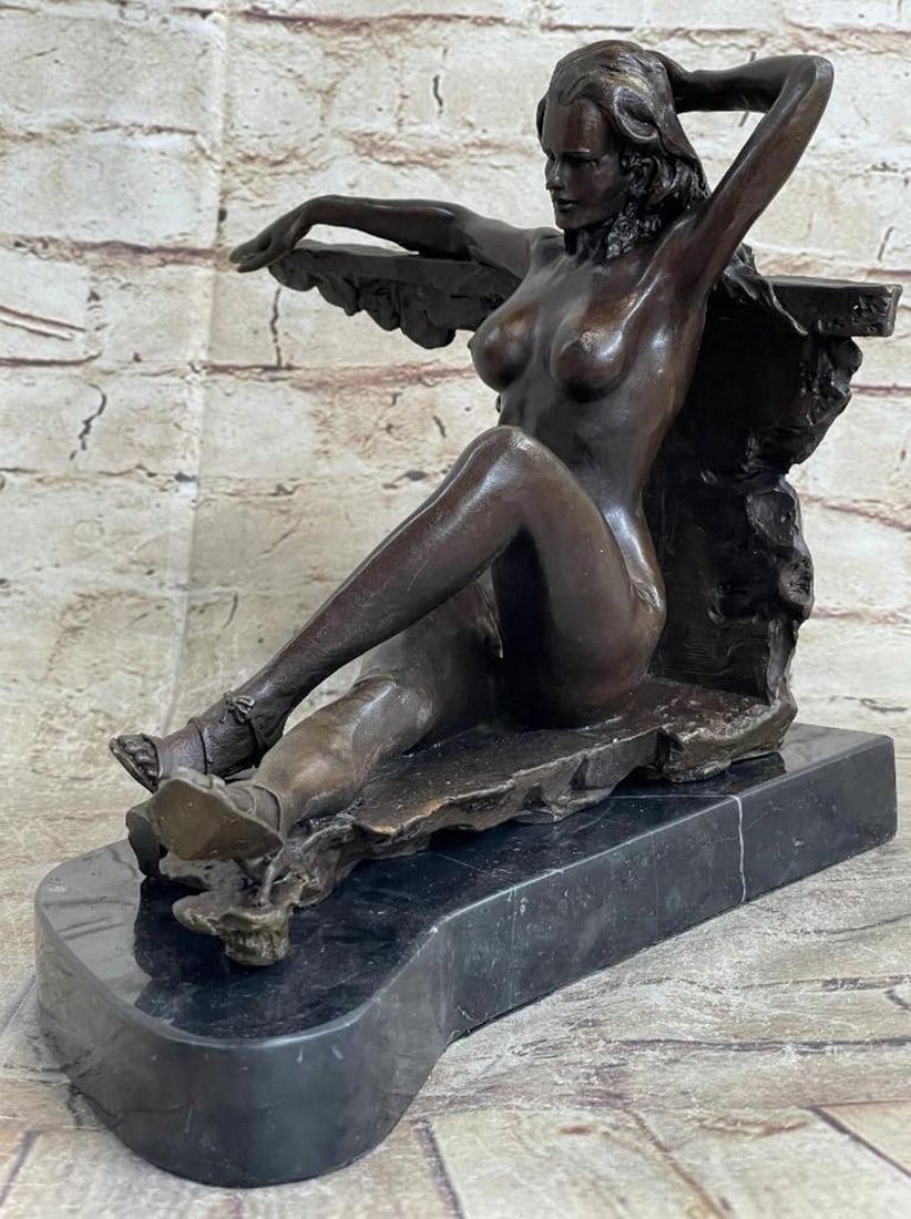 Original Aldo Vitaleh Nude Temptress Woman Bronze Sculpture: Original Aldo Vitaleh Nude Temptress Woman Bronze Sculpture With style, grace and ease she leans back while she is laying seductively on a bench, thinking about her lover and touching her hair seducti