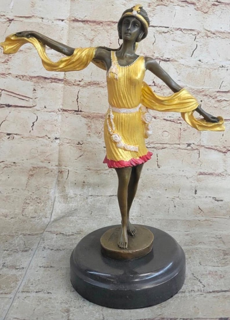 20's Jazz Dancer Gold Patina Bronze Sculpture: 20 s Jazz Dancer Gold Patina Bronze Sculpture Any fan of the Roaring 20's, Jazz and F.Scott Fitzgerald will adore this stunning Flapper. They were considered to be the ''New Breed'' of young women. Th