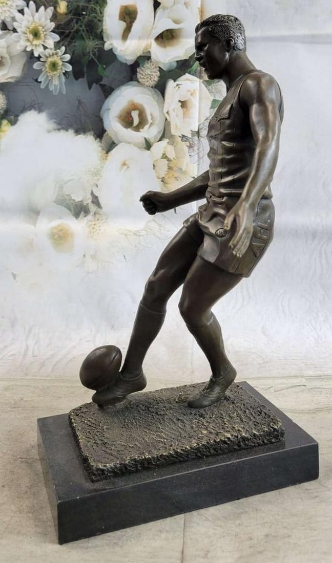 Milo Original Muscular Rugby Player Bronze Sculpture - 15'' x 8'': Milo Original Muscular Rugby Player Bronze Sculpture - 15" x 8" A muscular Rugby player runs for the end field, trying to skip the yards and avoid being tackled. His powerful legs ache as he spr