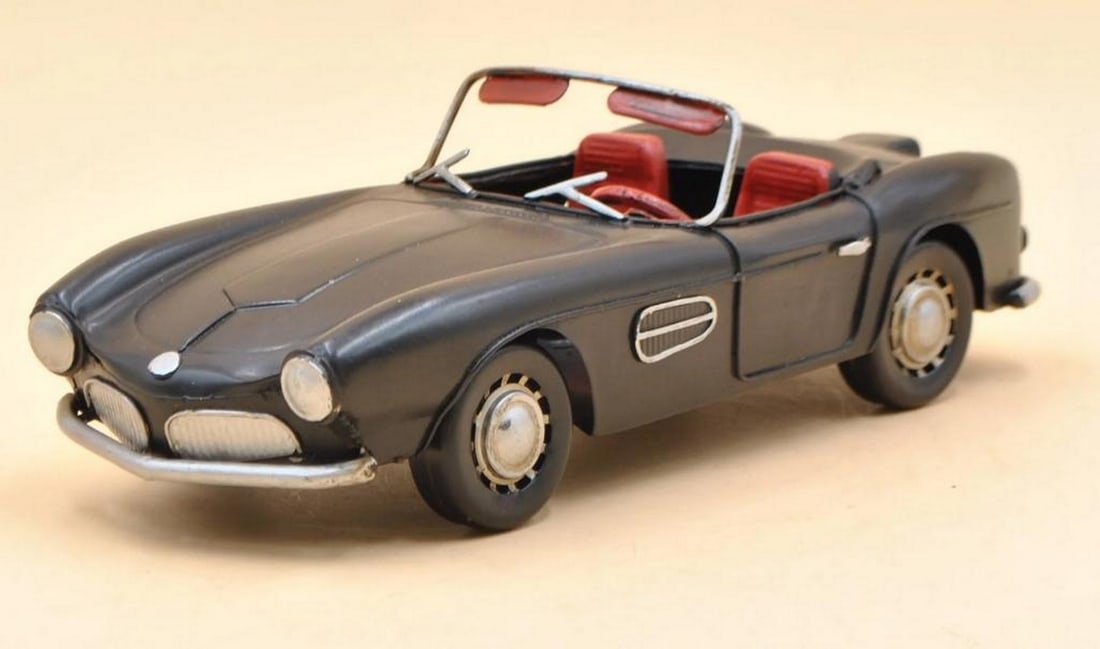 Vintage Retro Car Model - Handcrafted Die-Cast Metal Collectible: Vintage Retro Car Model - Handcrafted Die-Cast Metal Collectible Introducing our Vintage Retro Car Model, a beautifully handmade collectible designed to be a unique showpiece for your home or office. 