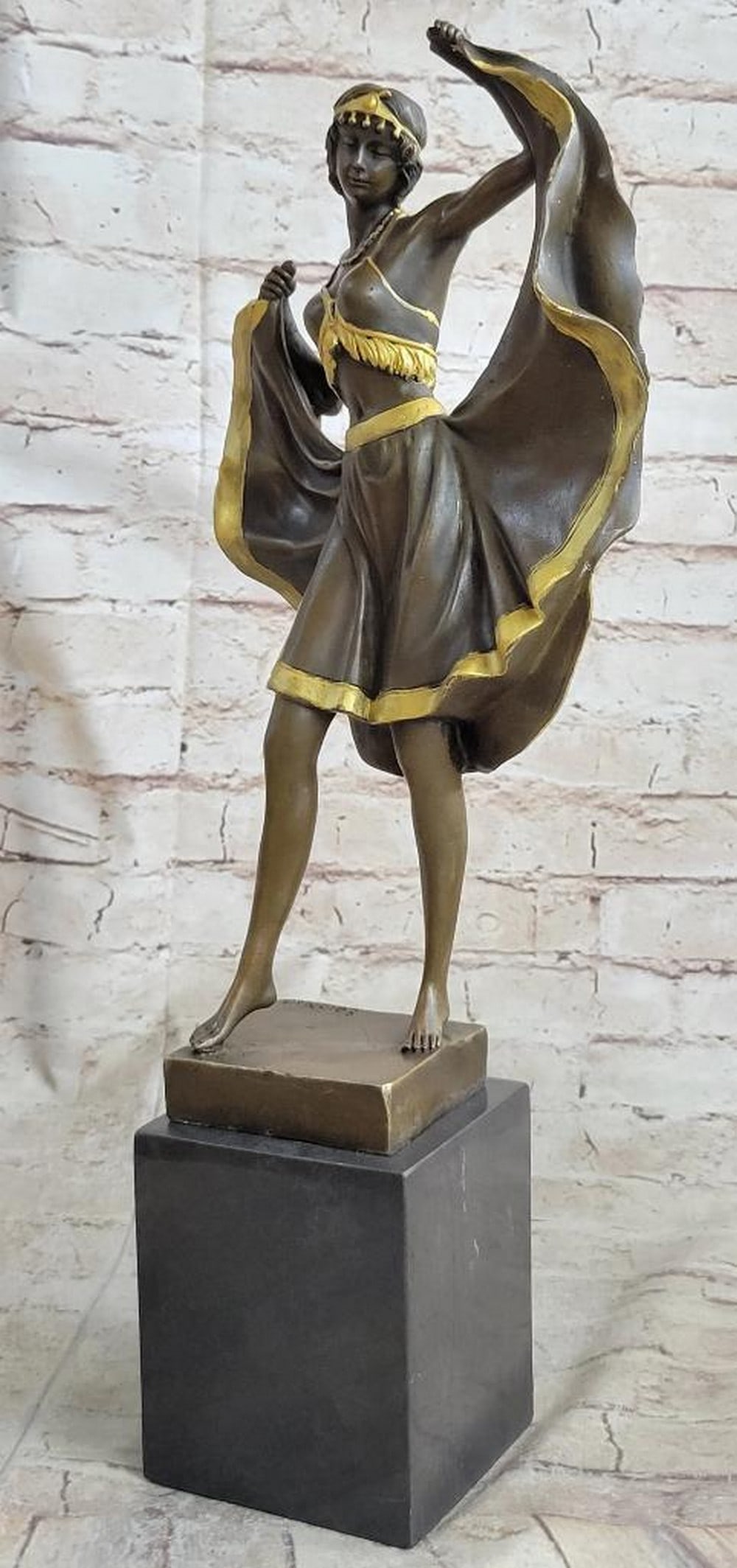 18'' Tall Oriental Dancer Vienna Bronze Sculpture On Marble Base - 17lbs: Franz Xavier Bergman (1861-1936). Hot Cast real bronze figure of a dancer with lifting skirt. The ` Oriental rug` is gracefully draped onto the marble base, and is signed Bergman Total