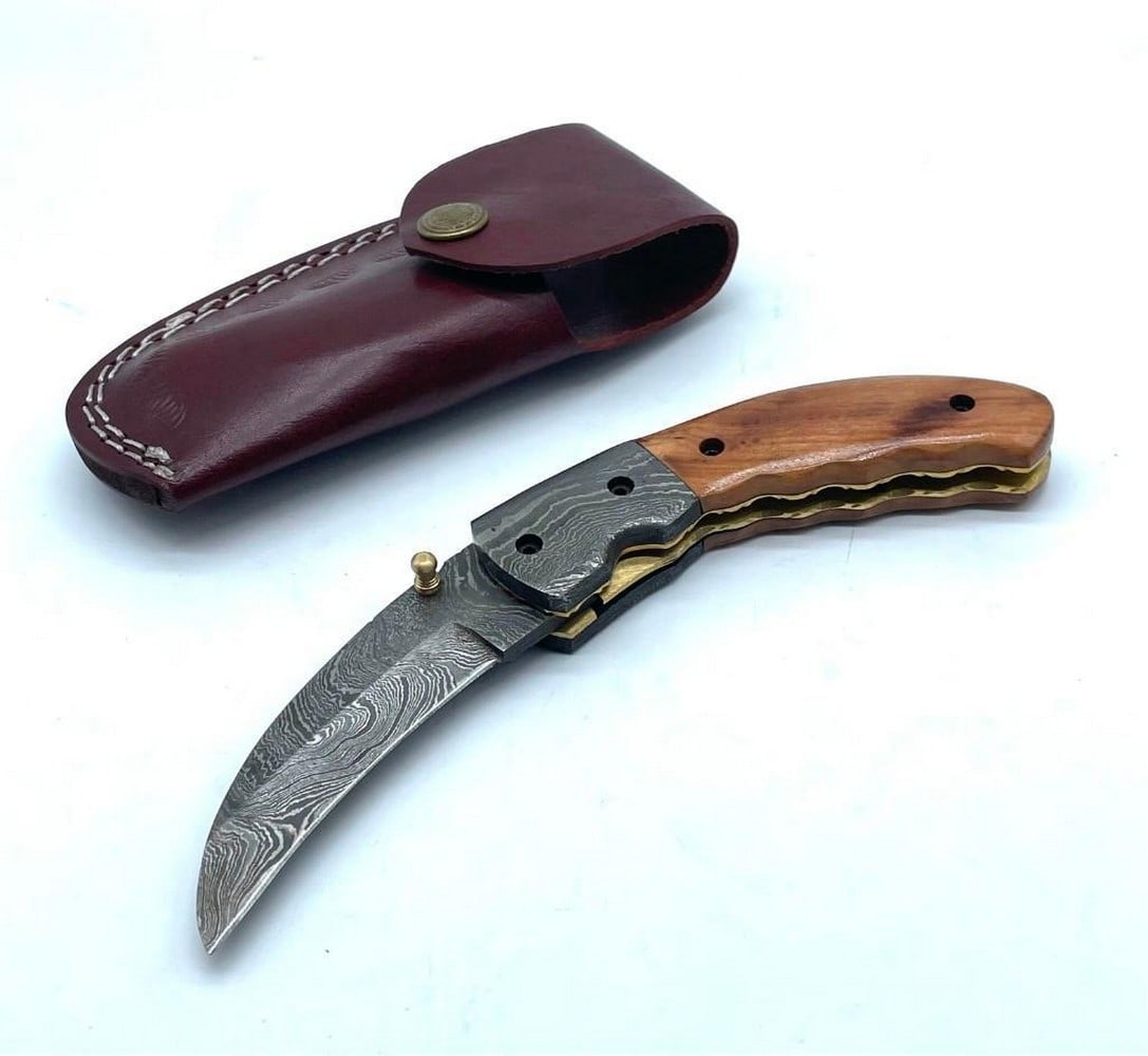 Bringer Of Frost Damascus Dagger: Custom Handmade Damascus Steel Dagger Hunting Dagger Knife Handle Camel Bone with Brass Spacer Damascus Steel Blade with 256 Layers on it. HARDNESS 56-60 H R C VERY HIGH QUALITY GENUINE LEATHER SHEATH