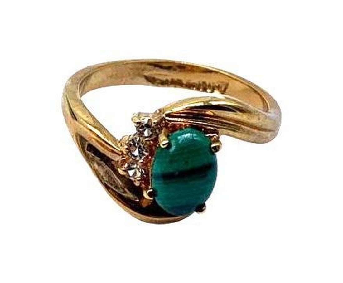 Ladies Malachite Gemstone Ring With Swarovski Crystals Size 8: Ladies Malachite Gemstone Ring With Swarovski Crystals Size 8 Malachite is the stone of protection. It is traditionally used to repel danger, fight illness, and eliminate negative energies. It can hel
