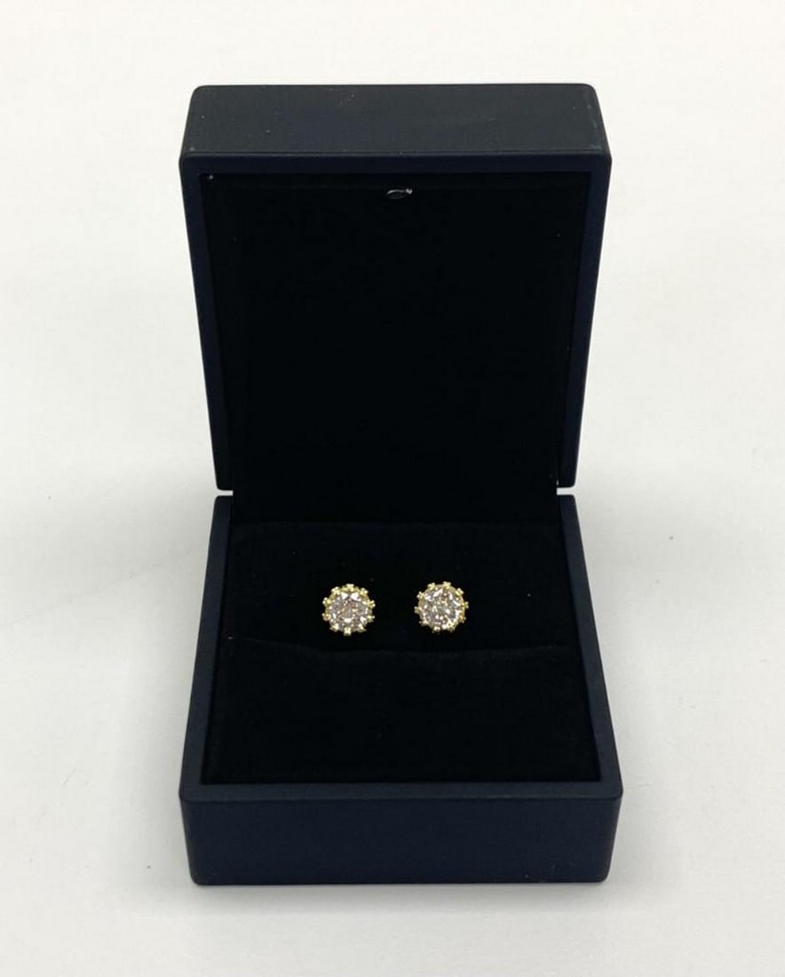 Wedding Stud Earrings 18 Karat Gold Plated: Wedding Stud Earrings 18 Karat Gold Plated View Photos for Further Details.