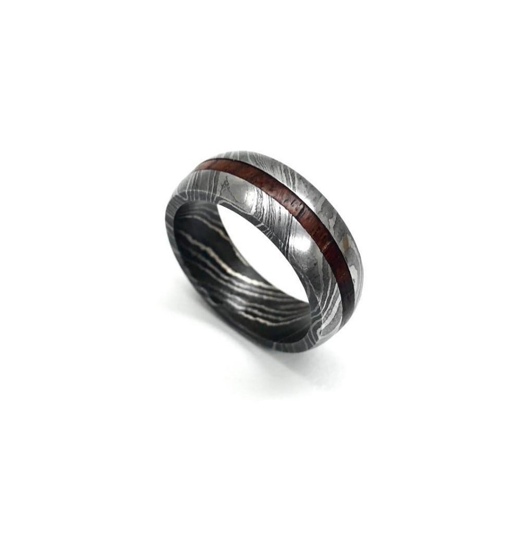 Men's Hand-Made Damascus Steel Ring With Whisky Barrel Wooden Inlay: Men's Hand-Made Damascus Steel Ring With Whisky Barrel Wooden Inlay. Size 10, View Photos For More Details. 