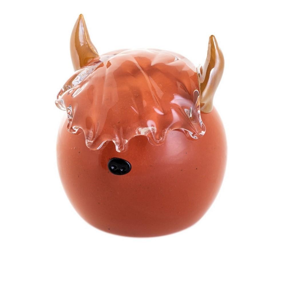 Scottish Highland Cow Paperweight: Scottish Highland Cow Paperweight A handcrafted glass paperweight depicting an adorable Highland cow. Its detailed design and high-quality handmade construction make it a charming decorative piece or 