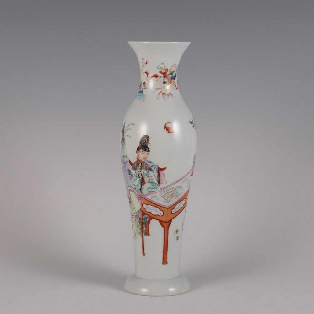 Qing Yongzheng Famille Rose 'Sanniang Teaching Son' Story Bottle: Qing Yongzheng Famille Rose 'Sanniang Teaching Son' Story Bottle A finely crafted porcelain story bottle from the Qing Dynasty Yongzheng period, featuring a famille rose design that illustrates the tr