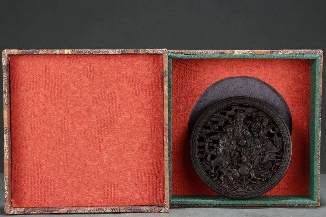 Old Collection Agarwood Carving Fu Lu Shou Hollow Plate: Old Collection Agarwood Carving Fu Lu Shou Hollow Plate A finely carved hollow plate made from aromatic agarwood, featuring the traditional Chinese deities Fu, Lu, and Shou, symbolizing fortune, prosp