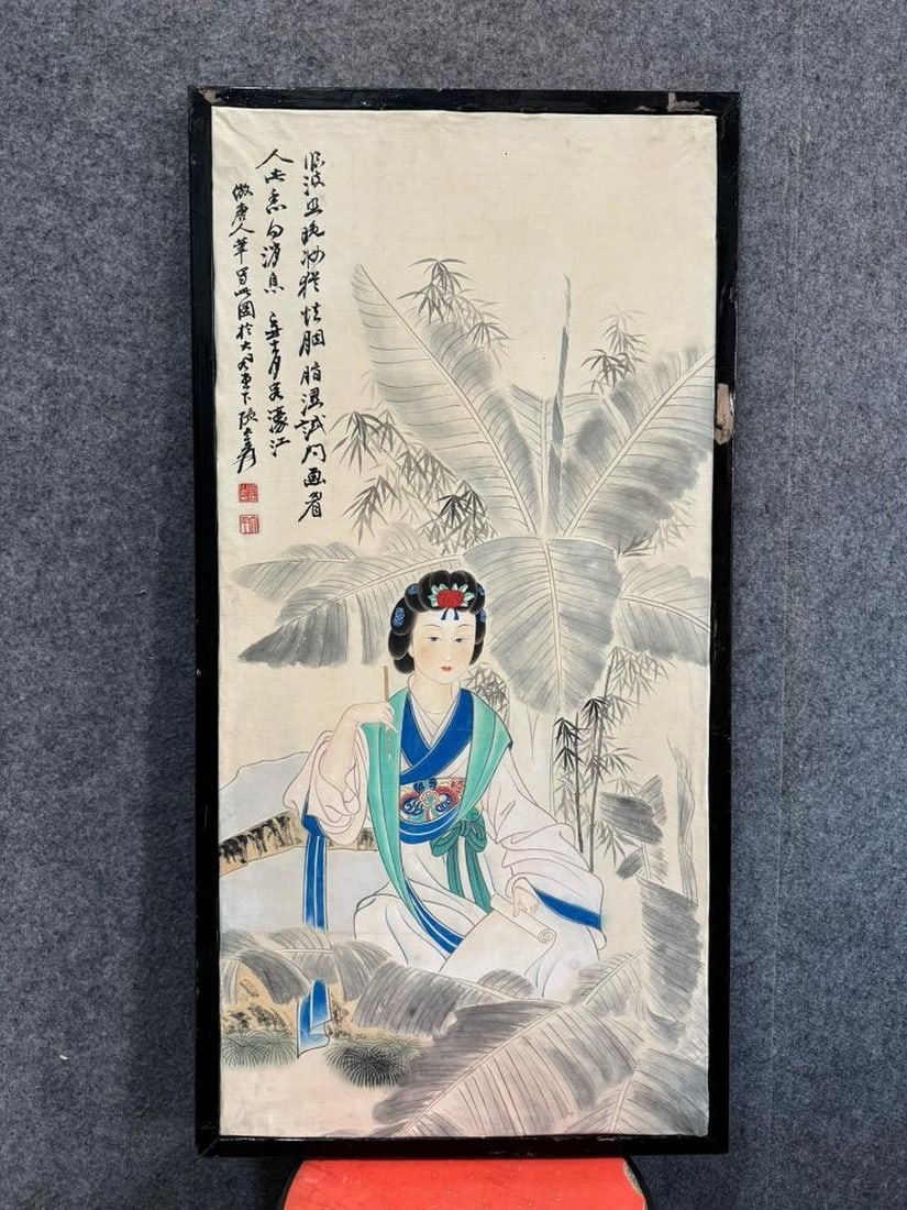 Old Collection Zhang Daqian Fine Lady Paper Painting in Original Frame: Old Collection Zhang Daqian Fine Lady Paper Painting in Original Frame A refined paper painting from an old collection, attributed to the celebrated Chinese artist Zhang Daqian. The artwork depicts an