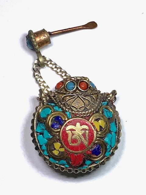 Old Chinese H.Made Ladies Discreet Opium/Snuff Bottle (1 of 3)